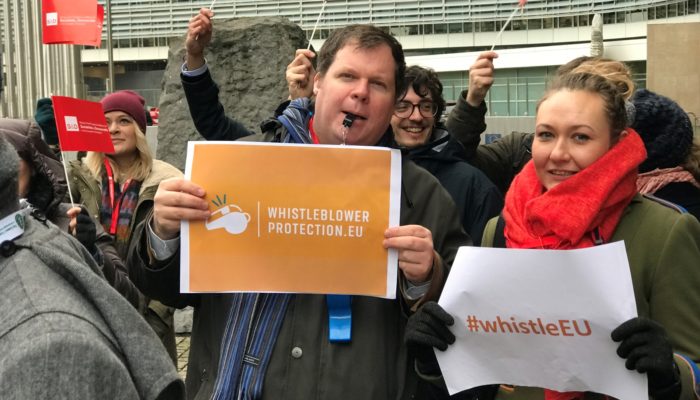 Martin Jefflén and Janina Mackiewicz from Eurocadres at the action outside Berlaymont.