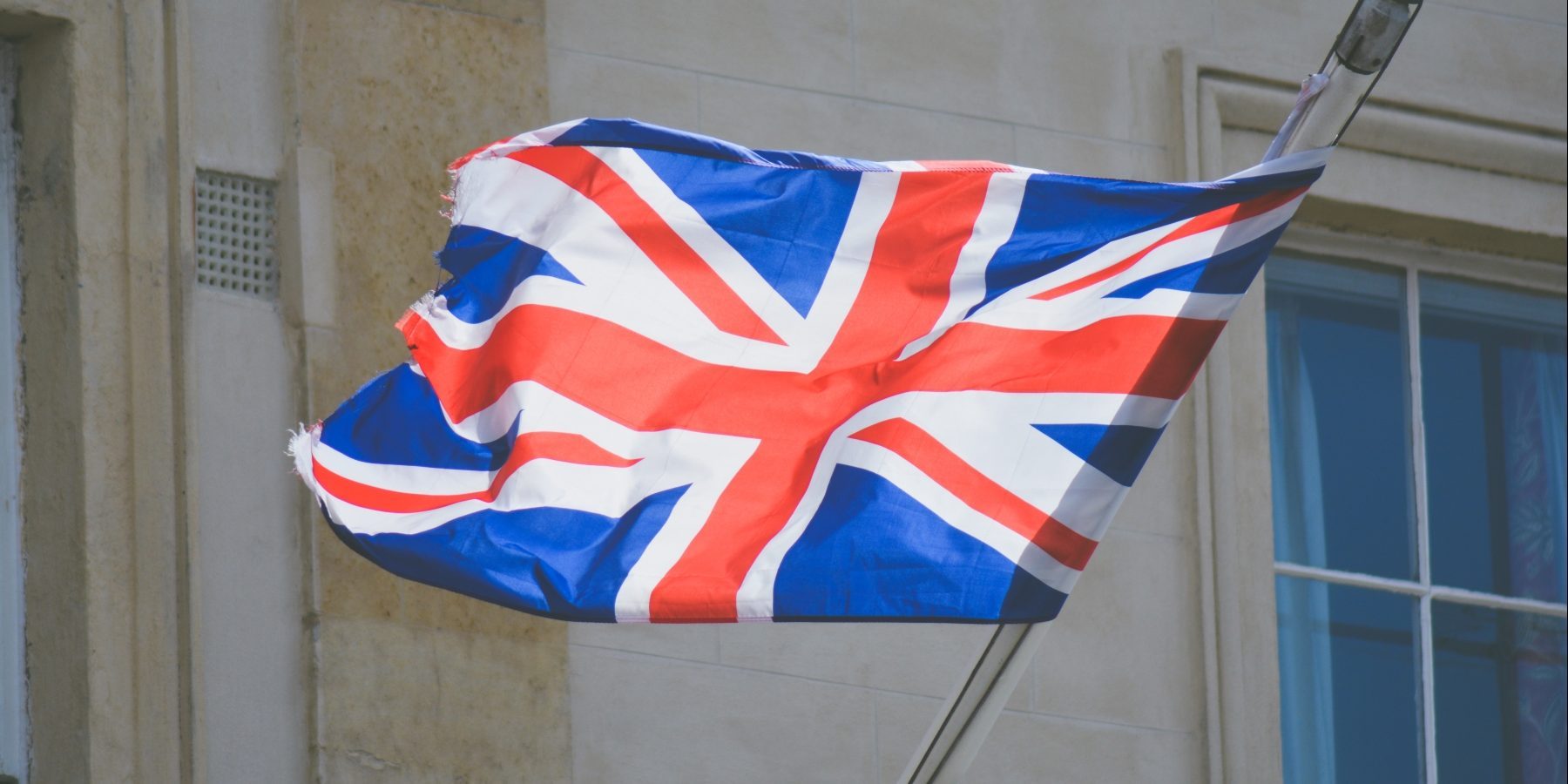 UK_flag-photo-1464021025634-49b81a77a858